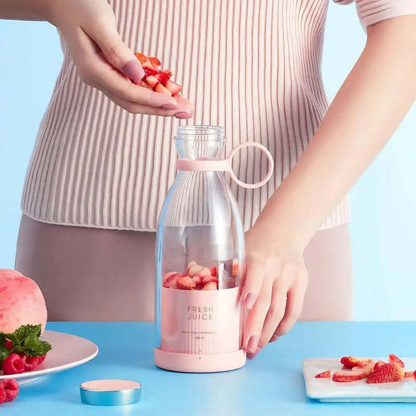 Mini Portable Juicer Blender - 6 Blade USB Rechargeable Juicer Blender